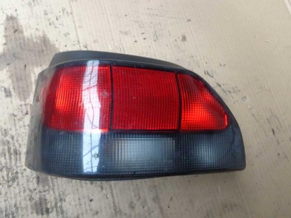 FEU ARRIERE GAUCHE RENAULT - Vue 1